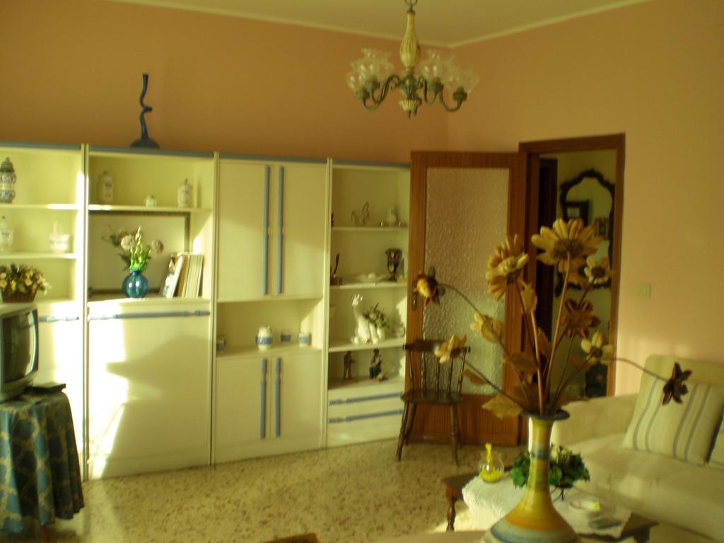 Theokles Apartment Taormina Zimmer foto